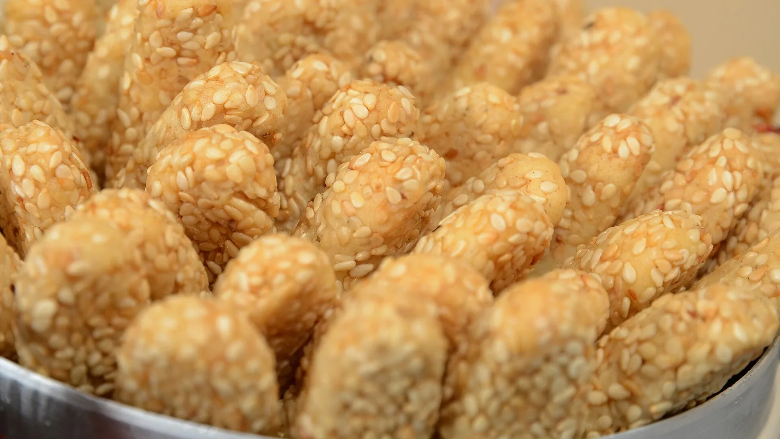 عکس مرتبط با قولنج — قولنج در طب سنتی؛ گیاه عطار و سخن حکما