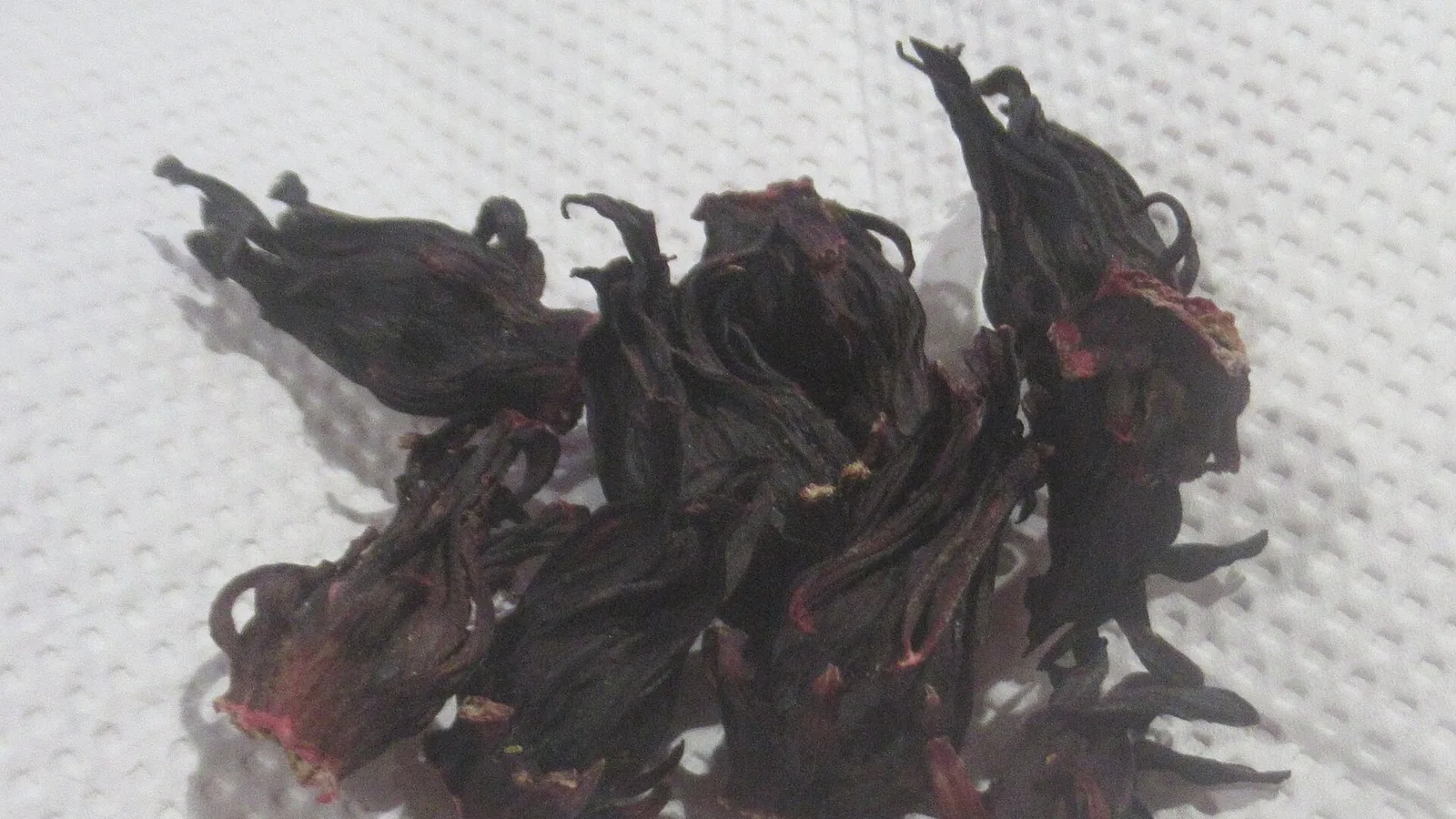 عکس مرتبط با سفید شدن مو — سریع‌ترین راه رفع سفید شدن مو در خانه | طب سنتی